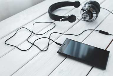 欧冠四分之一决赛15日晨迎来生死战，利物浦与巴萨能否逆天改命